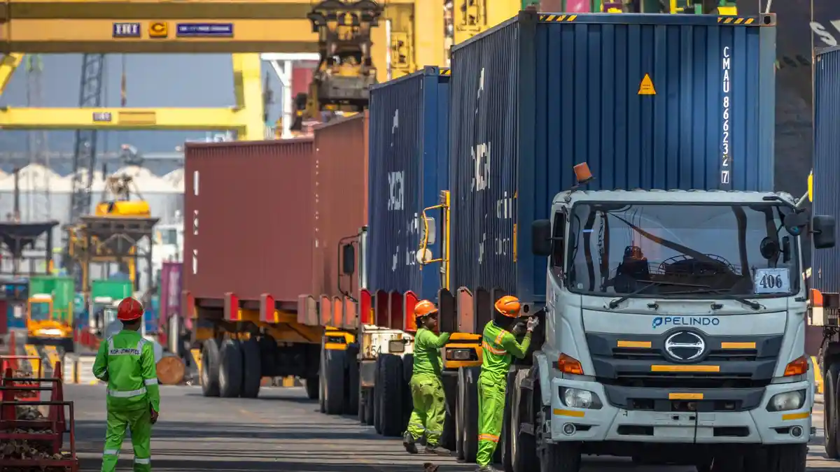 Ramadan Dongkrak Arus Peti Kemas Tanjung Emas 10 Persen, Penumpang Mudik Mulai Meningkat