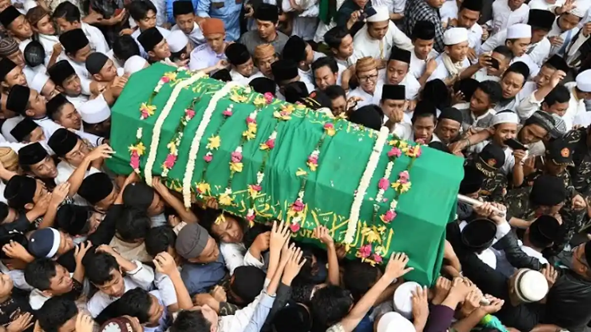 Doa Saat Mendengar Orang Meninggal Dunia Tulisan Arab, Latin dan Terjemahan