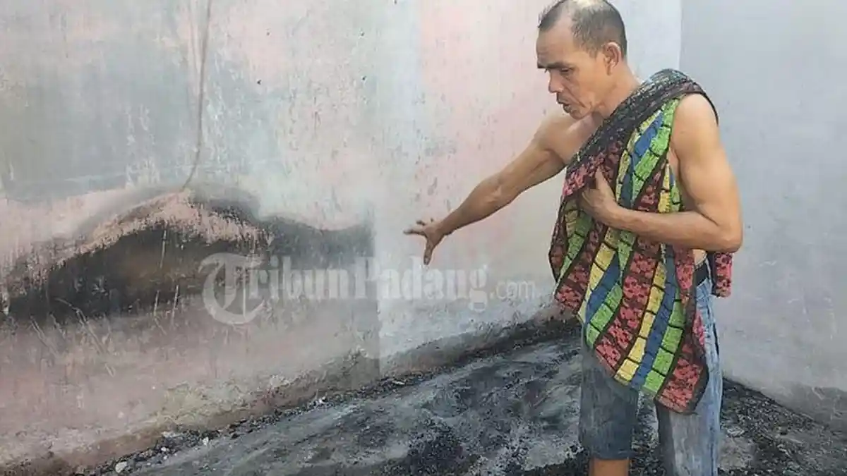Tidur di Kios Saat Kebakaran di Pasar Kampung Galapuang, Rizal Berhasil Selamatkan Diri dan Motor
