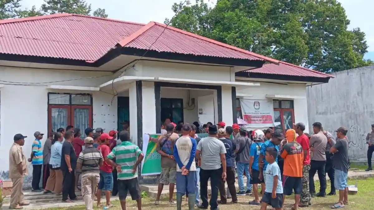 Oknum Honorer Kelurahan Makbalim Diduga Korupsi, Warga SP 4 Minta Transparansi Anggaran