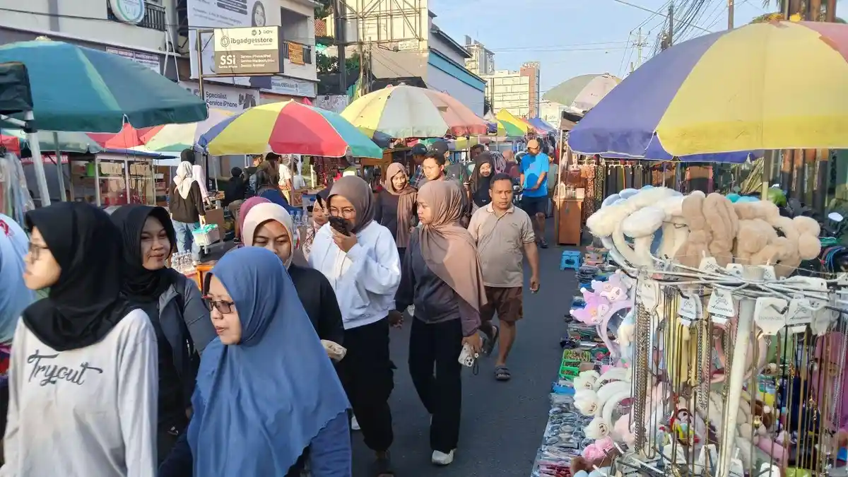 Jadi Magnet Kuliner dan Belanja, Pasar Minggon GOR Satria Purwokerto Diserbu Ribuan Warga