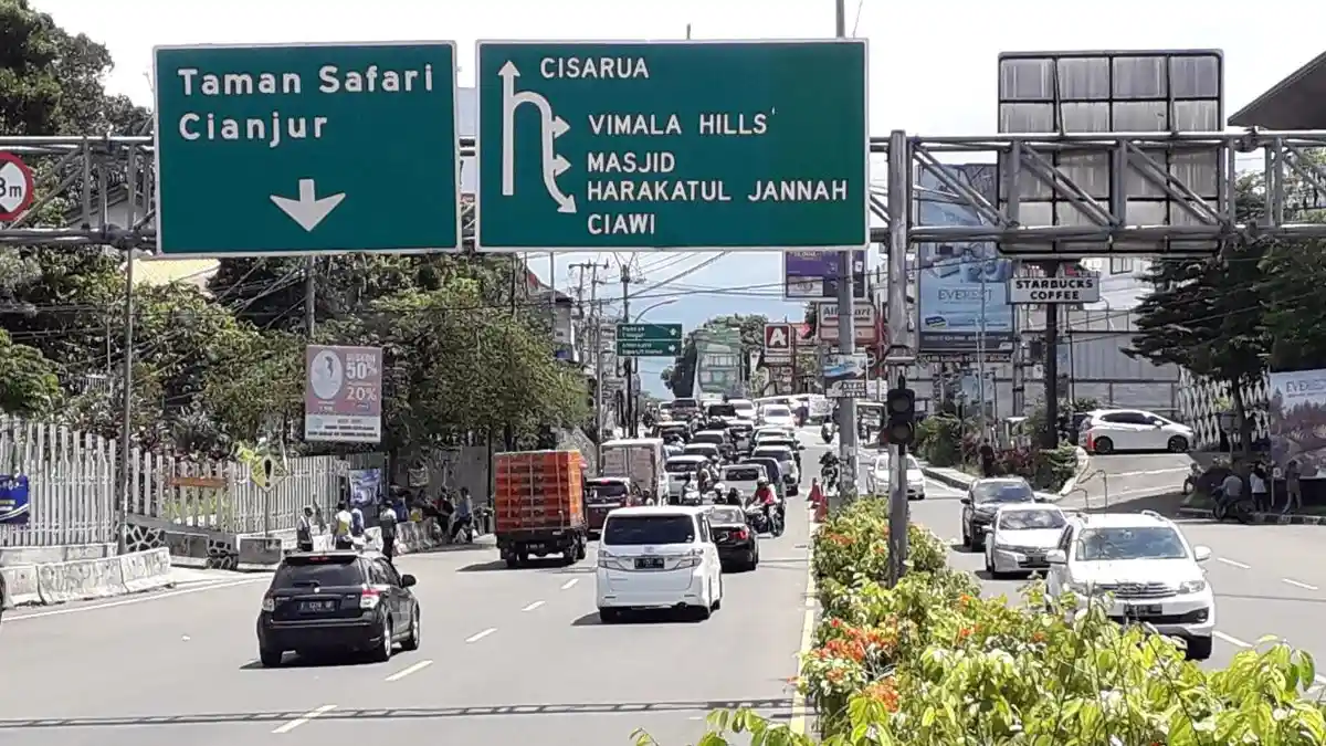 Libur Jelang Natal, Kondisi Lalu Lintas di Jalan Raya Puncak Saat Ini Ramai Lancar