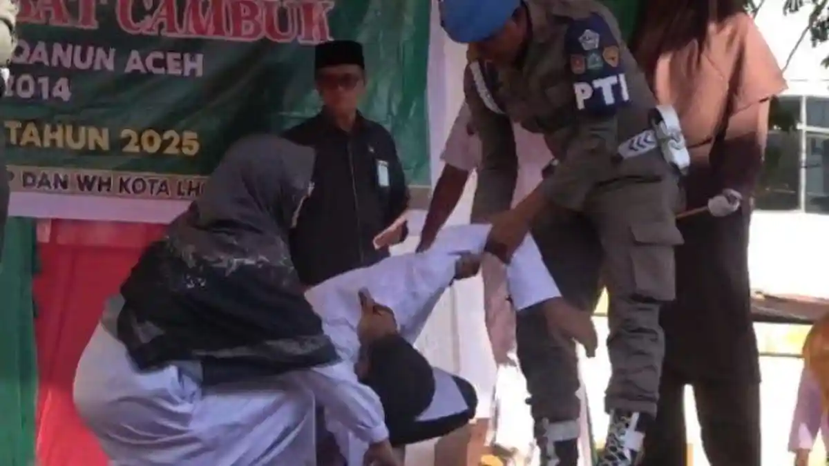 Enam Terpidana Maisir dan Zina di Lhokseumawe Dicambuk, Ini Kasus dan Hukuman Masing-Masing Mereka
