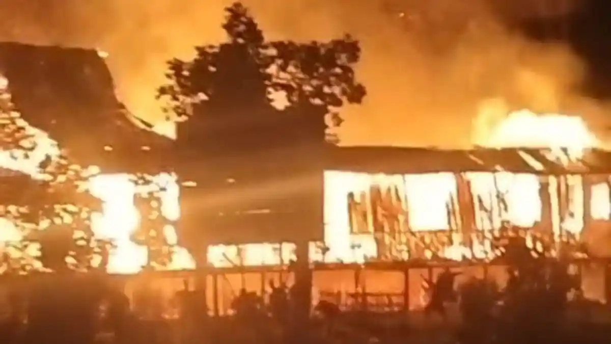 Gereja Katolik Stasi Fransiskus Pomako Timika Terbakar, Polisi Duga Lilin Jadi Penyebab