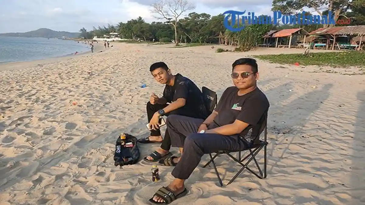 Ada Pantai Gratis di Singkawang yang Cocok Jadi Spot Sunset hingga Camping