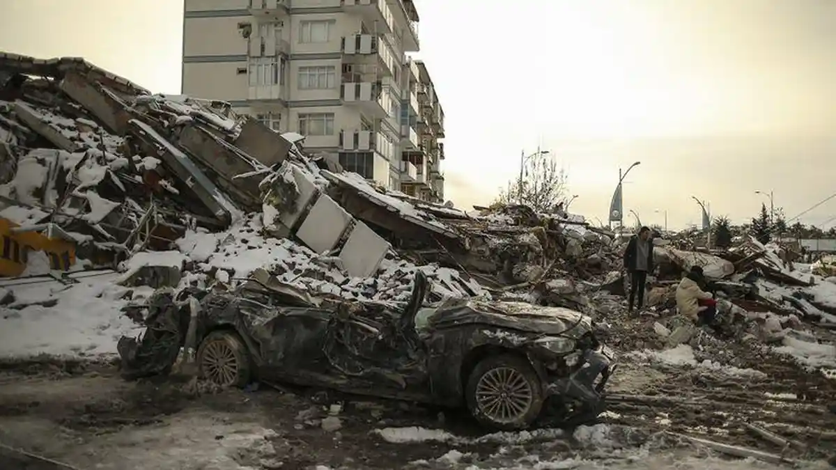JUMLAH Korban Tewas Gempa Turki dan Suriah Capai 15.383 Orang, Upaya Tim SAR Terhalang Suhu Dingin