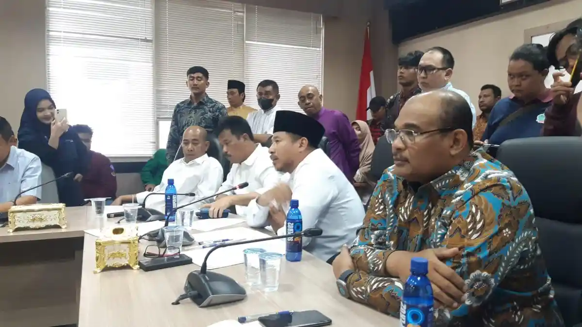 BREAKING NEWS, Mahasiswa Datangi DPRD Batam Soroti Rencana Relokasi Rempang