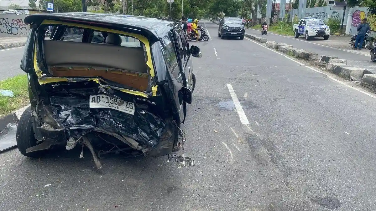 Kecelakaan Maut Antara Fortuner, Xenia dan Yamaha Jupiter, Pengendara Motor tak Terselamatkan