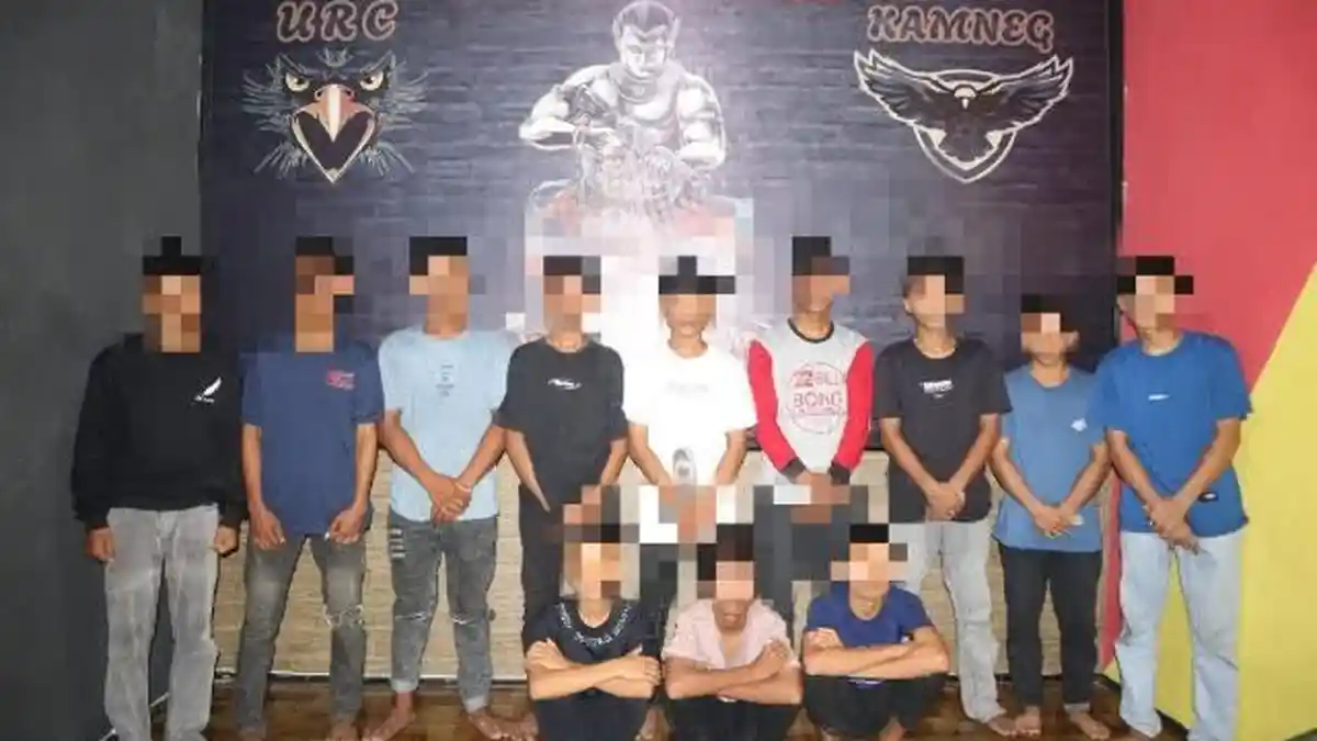 Diantar Orangtua, 10 Pelempar Batu Rumah Polisi di Bulukumba Serahkan Diri ke Polisi