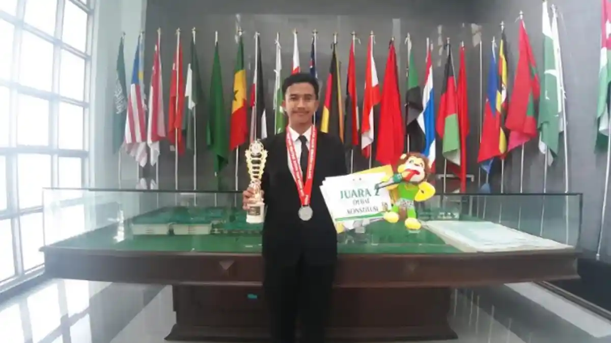 Yogo Risnandri, Mahasiswa Perantauan yang Sabet Predikat Wisudawan Terbaik UINSA