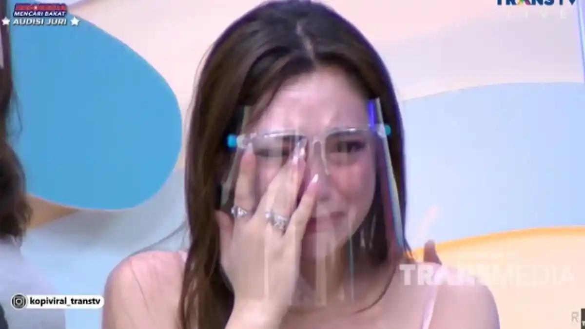 Celine Evangelista Menangis, Sebut Tak Ingin Lihat Video Stefan William dengan Wanita Lain