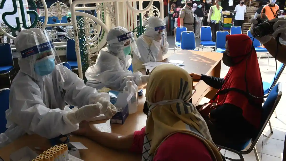 Hari Ini, Rapid Test Pertama Bagi Warga Kelurahan Pisangan Baru Digelar di Pasar Jangkrik 
