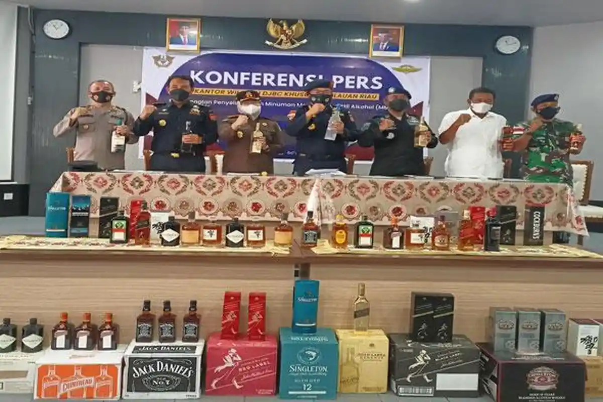 Bea Cukai Gagalkan Penyelundupan Ribuan Minuman Keras Asal Singapura Total Rp 10,4 Miliar