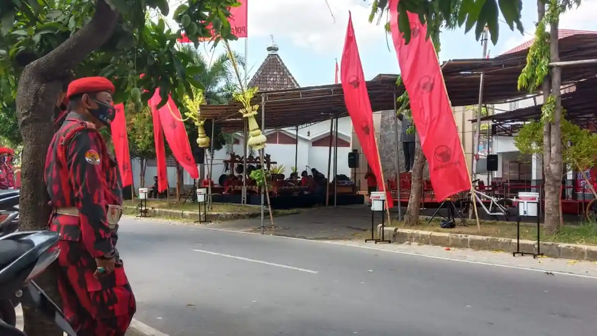 Detik-detik Kedatangan Gibran-Teguh, 'Kandang Banteng' di Solo Riuh, Suara Gamelan Pun Begitu Merdu