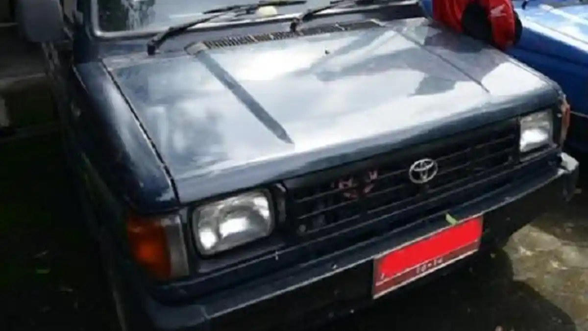 Viral Mobil Dinas Parkir dengan Kanopi Tutupi Badan Jalan, Dishub: Belum Ada Perdanya