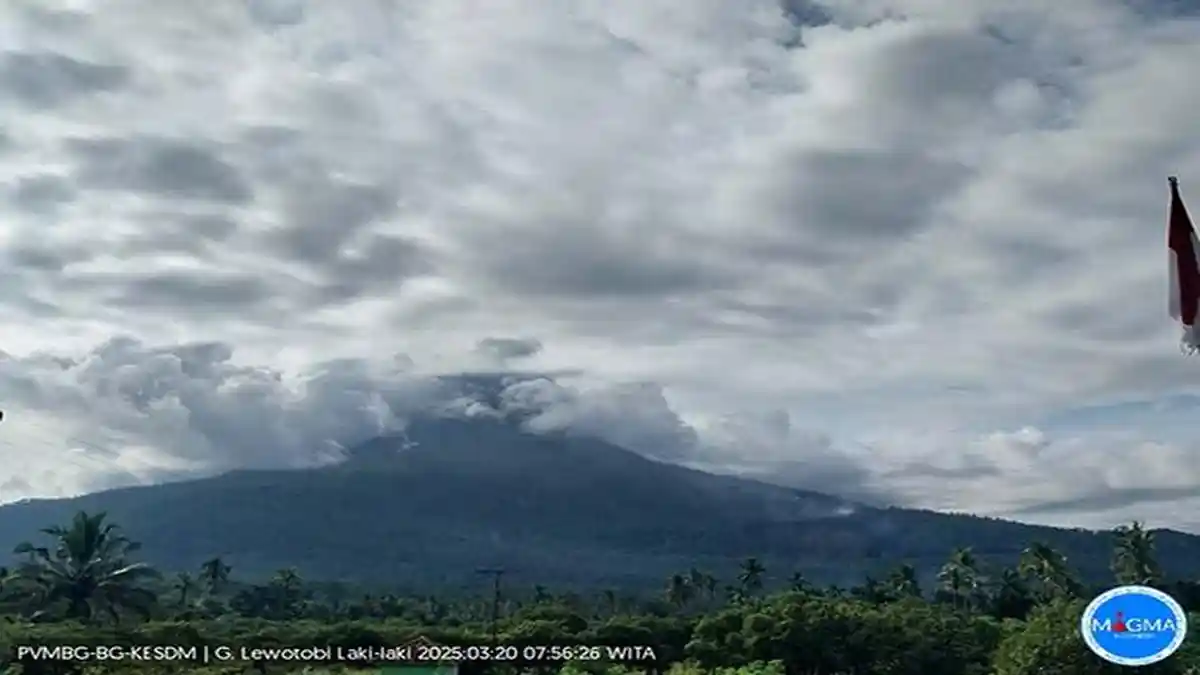 Pagi Ini Gunung Api Lewotobi Laki-laki Kembali Erupsi, Waspada Potensi Banjir Lahar