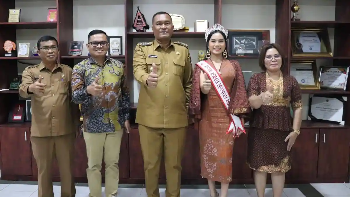 Putri Remaja Sumut 2025 Sharon Jireh Zion Simbolon Disambut Hangat, Bupati Toba Beri Dukungan Penuh
