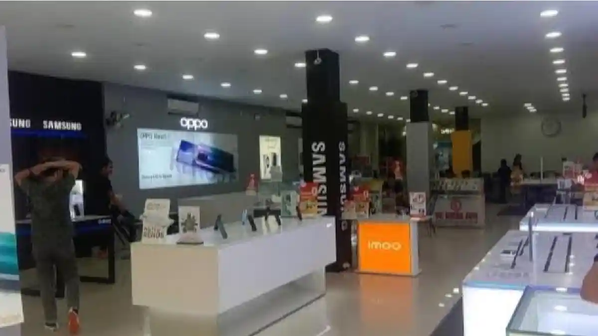 Berikut Update Harga Handphone Samsung, Oppo, Hingga Vivo Per September ...