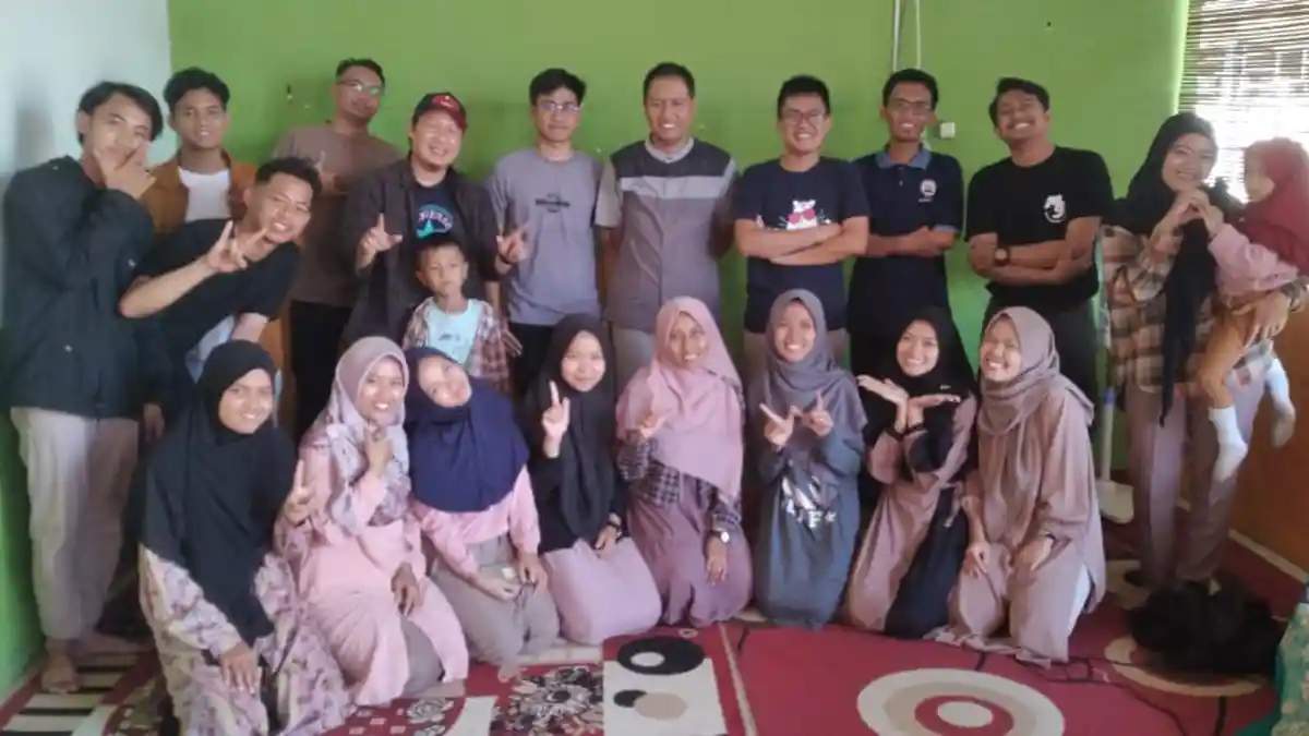 Tim Unnes Beri Workshop Ilustrasi Digital bagi Komunitas Rumah Kreatif Wadas Kelir Purwokerto