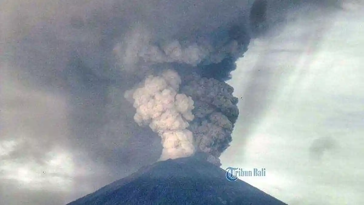 Ruang Udara Tertutup Abu Vulkanik, Bandara Ngurah Rai Ditutup 24 jam