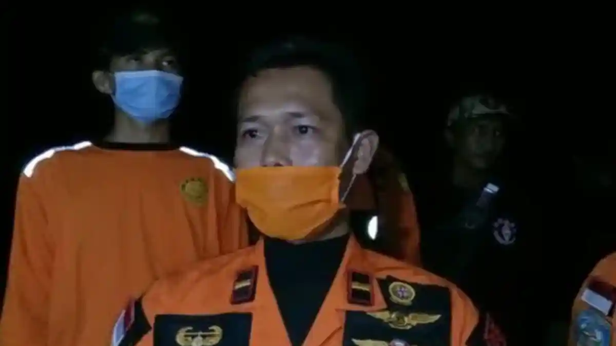 Bakar Baju saat Mesin Perahu Rusak di Tengah Laut, 5 Nelayan Berhasil Diselamatkan