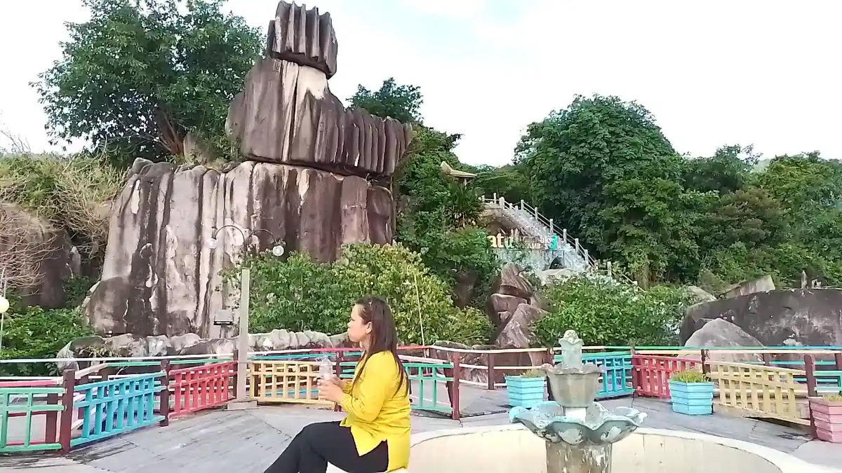 Pesona Batu Tompak Tige Anambas Kepri, Wisata Alam Unik dengan Bebatuan ...