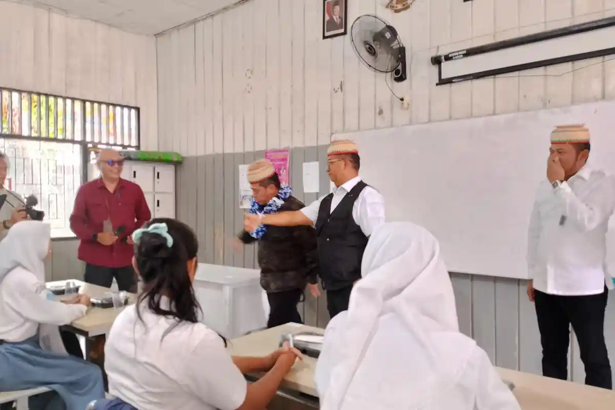Pj Gubernur Kaltim Sebut  Program Makan Bergizi Gratis Sekolah di Mahulu Jadi Percontohan