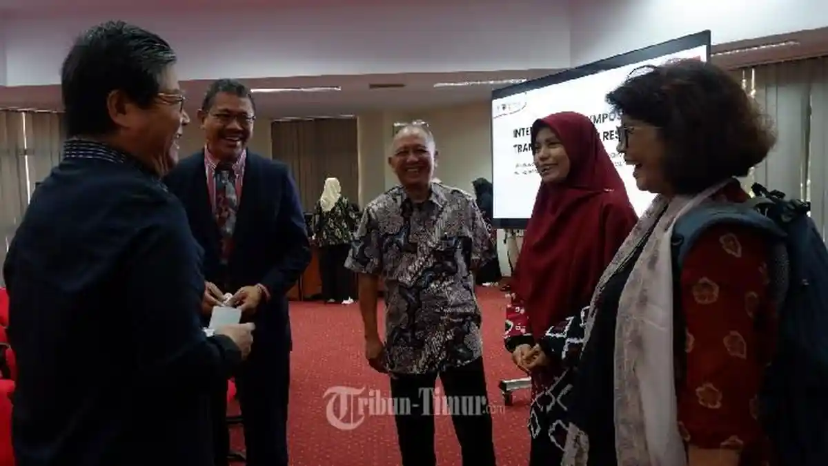 Simposium Internasional di Unhas, Membangun Kerjasama untuk Pertanian Berkelanjutan - Simposium-UH13.jpg