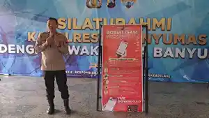 18022026-Kabag-Ops-Polresta-Banyumas-Kompol-I-Putu-Asti-Hermawan-Santosa-menjelaskan-Super-App-Polri.jpg