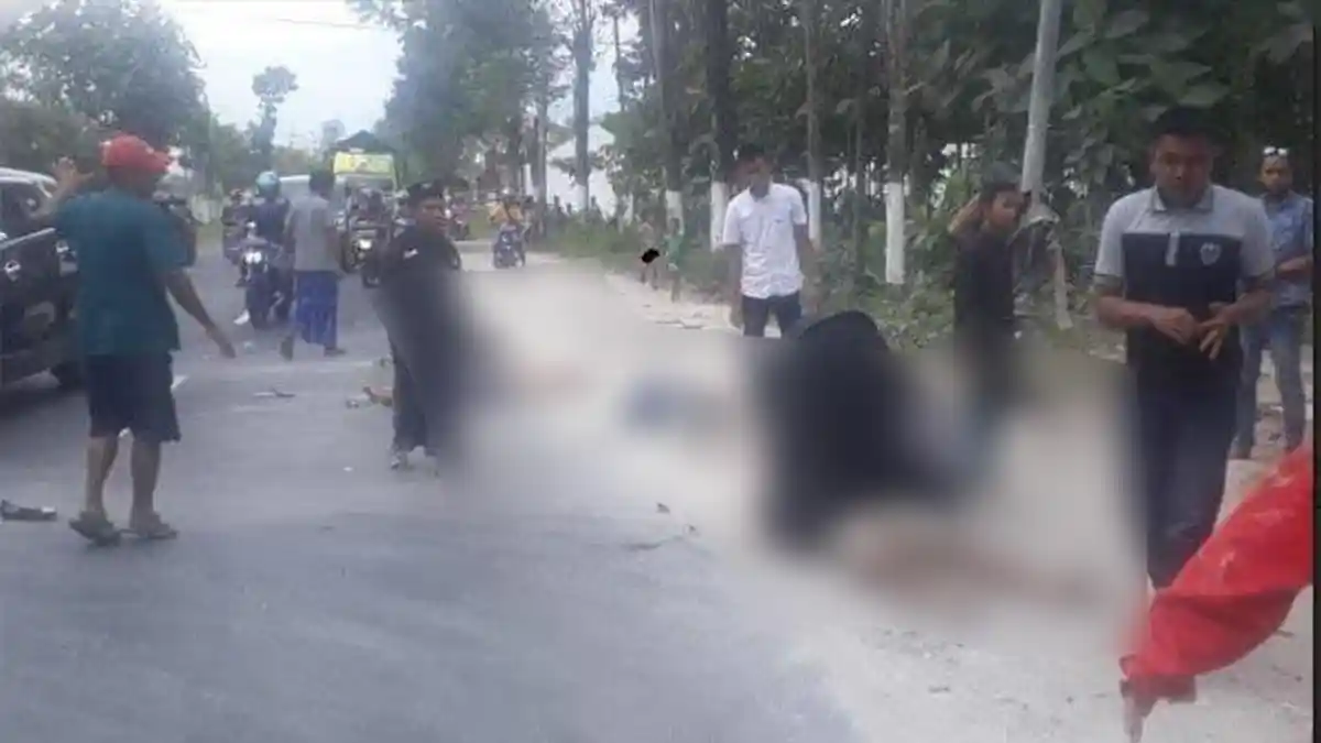 Angkut 12 Rombongan Siswa, Mobil Bak Terbuka Terbalik 2 kali, Tabrak Warung dan Tewaskan 1 Anak