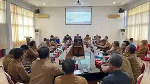 Suasana-rapat-dan-sosialisasi-PBP-beras-dan-minyak-goreng-alokasi-OktoberNovember-2025.jpg