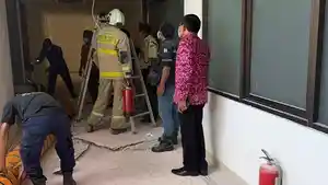TERBAKAR-Gedung-lantai-4-di-RSD-Mangusada-keluar-asap-pada-Selasa-31-Maret-2026.jpg