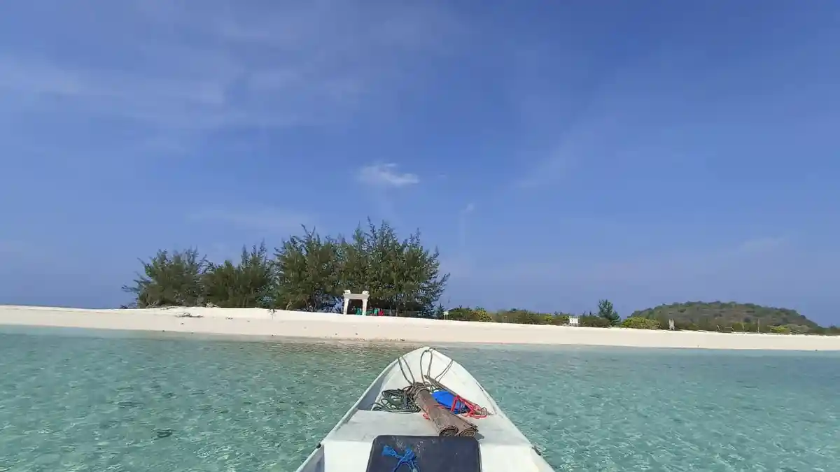 Berwisata ke Pulau Anano, Sikka NTT, Wisatawan Bisa Snorkeling dan Santai di Pasir Putih