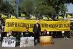 Demo Greenpeace di Kedubes AS