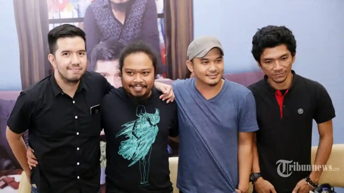 Chord Kunci Gitar Cerita tentang Gunung dan Laut - Payung Teduh: Tak Perlu Tertawa atau Menangis