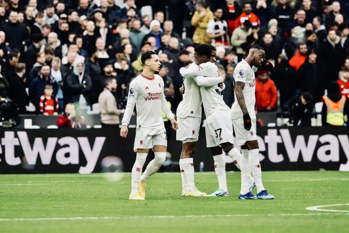 SEDANG BERLANGSUNG Aston Villa vs Man United Live SCTV, Akses di Sini Nonton Live Streaming via HP