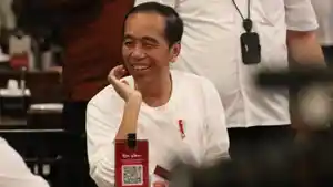 oko-widodo-saat-makan-mala.jpg