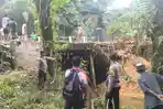 jembatan-di-Desa-Melobok-2435rewsf.jpg