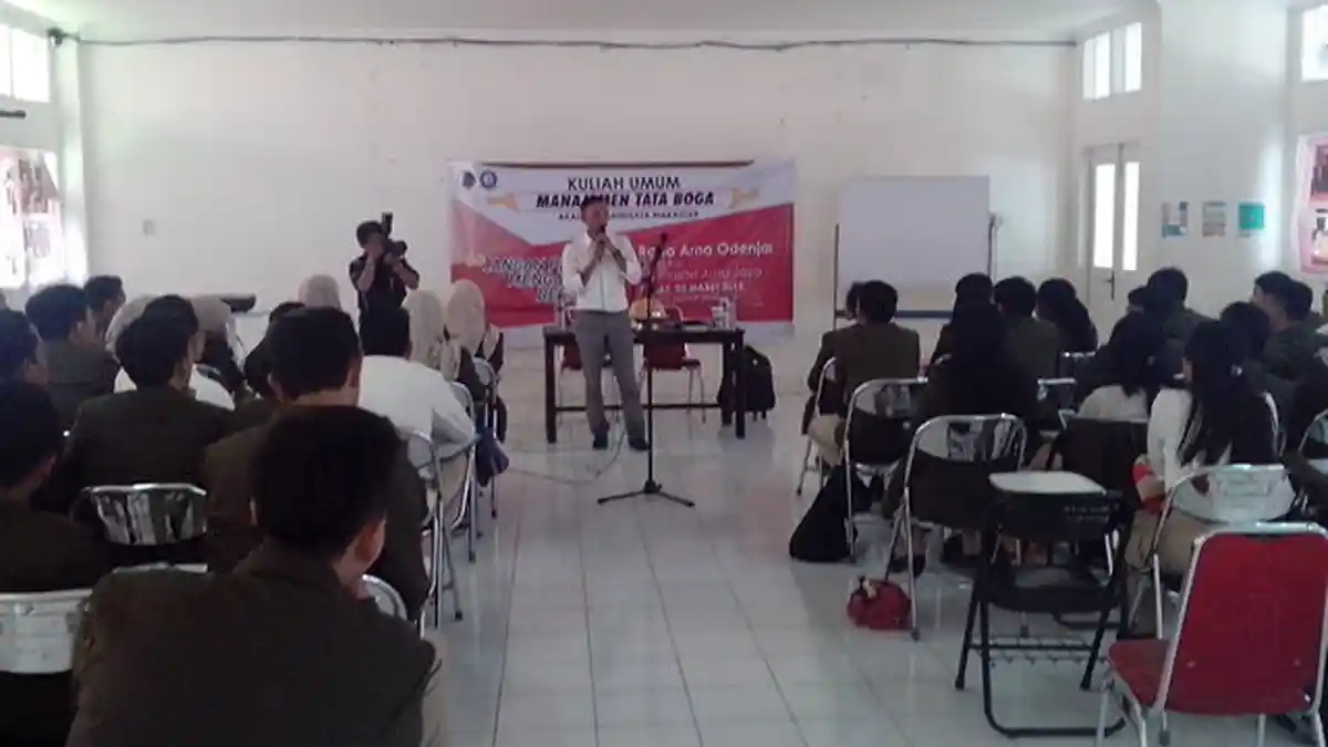 Alumni Berbagi Kisah Sukses di Akpar Makassar