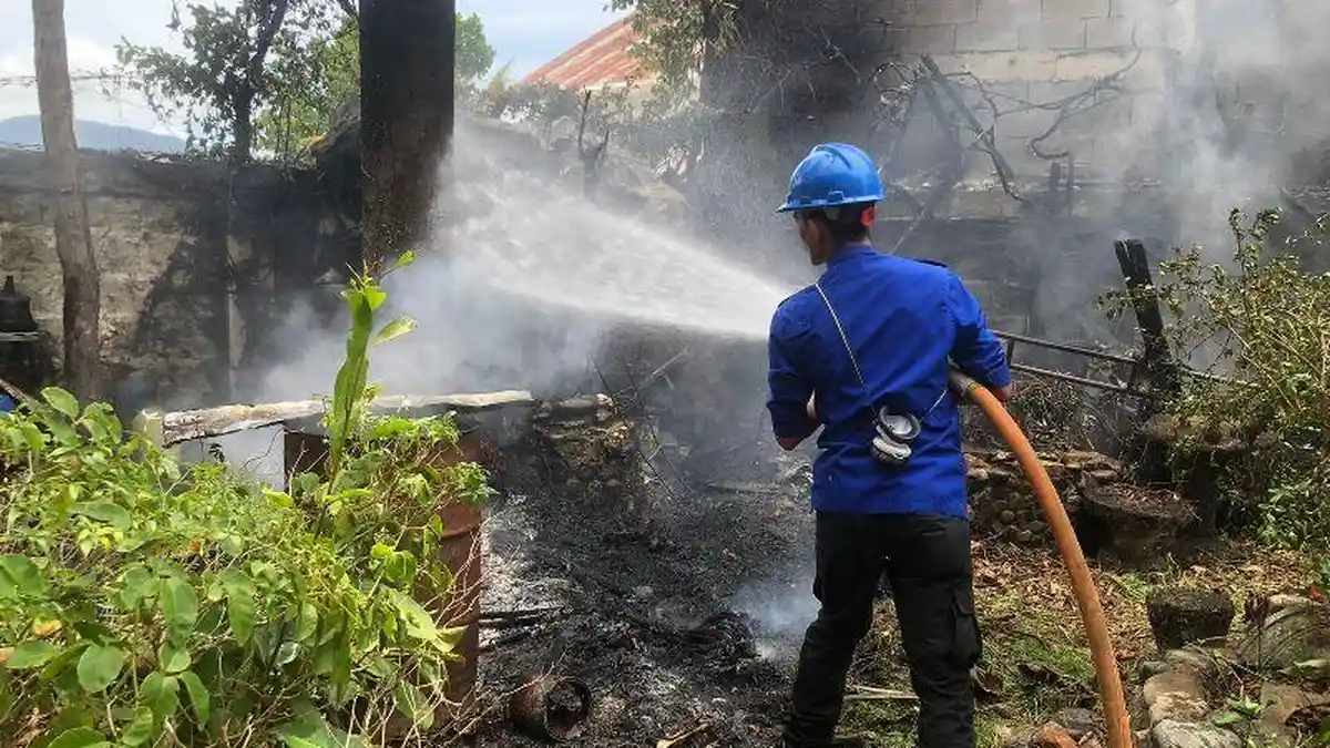 Bakar Sampah Tanpa Pengawasan, Satu Rumah di Darul Imarah Aceh Besar Hampir Ludes Terbakar