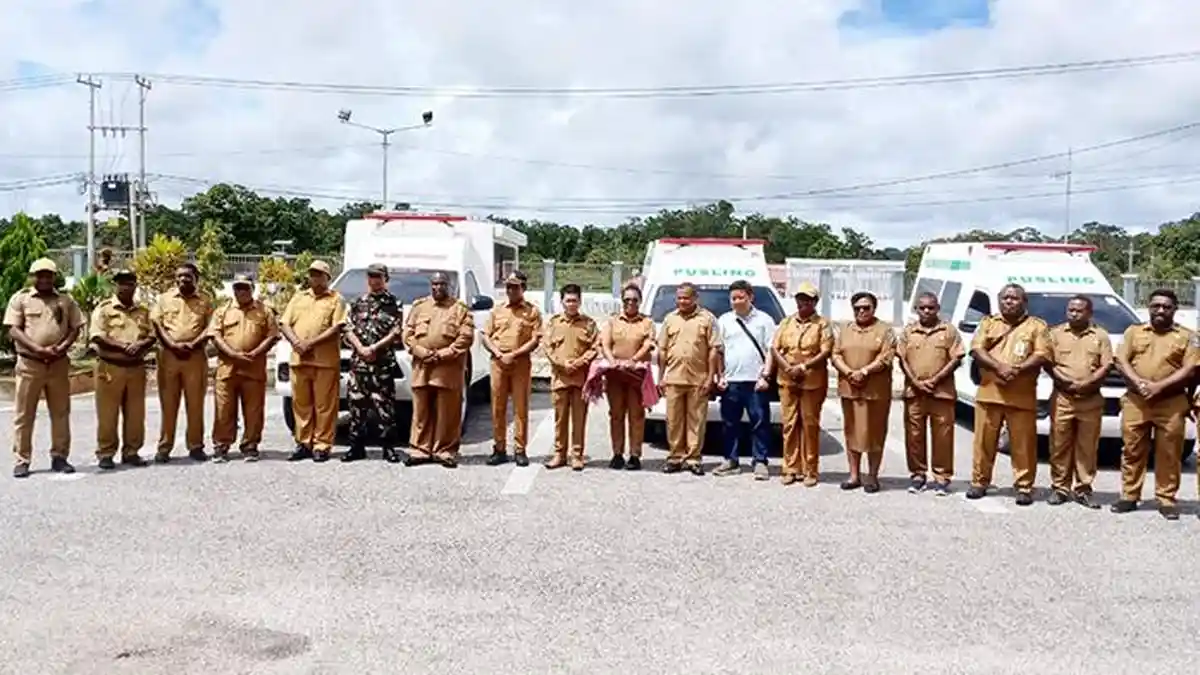 Tingkatkan Kualitas Pelayanan Kesehatan di Maybrat, Pj Sekda Serahkan 4 Kendaraan Operasional