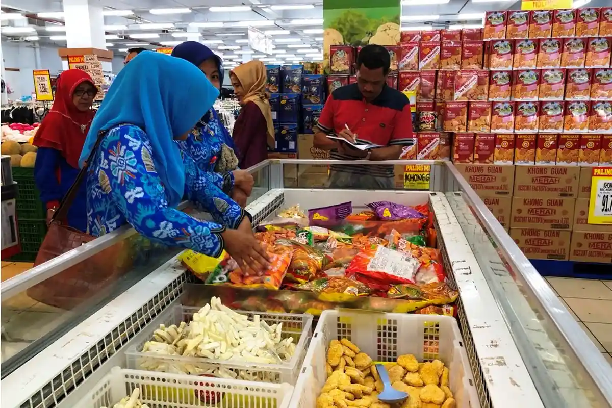 Jelang Ramadan TIm Satgas Pangan Lampung Utara Pantau Produk Makanan Dijual Ritel