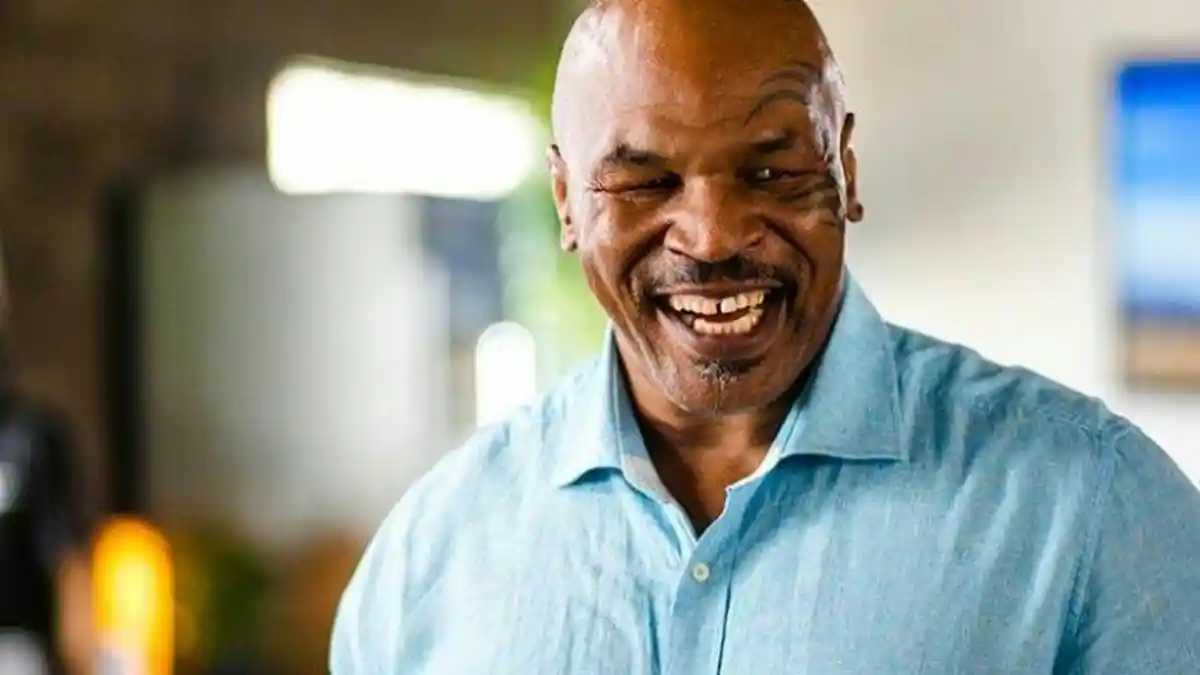 Viral Video Detik-detik Mike Tyson Hajar Penumpang di Pesawat, Ternyata Dipicu Hal Ini