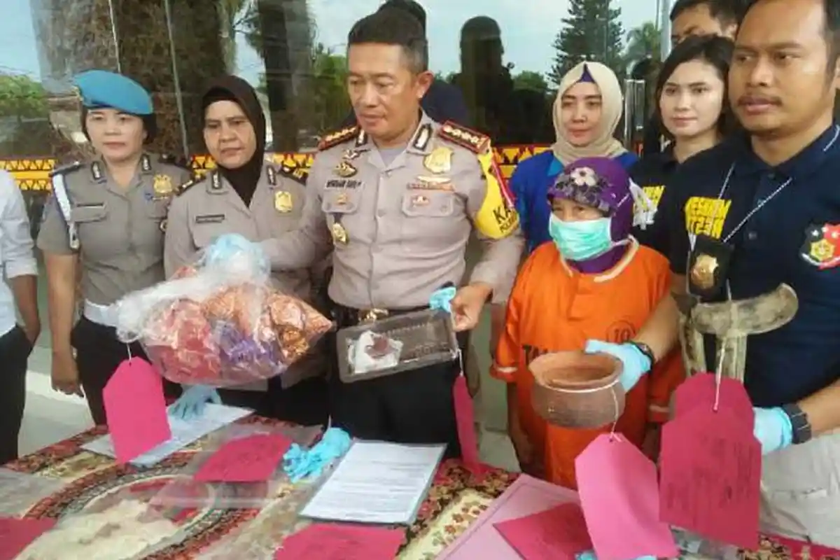 Nenek 71 Tahun Diamankan Polisi Buka Praktek Aborsi di Rumah