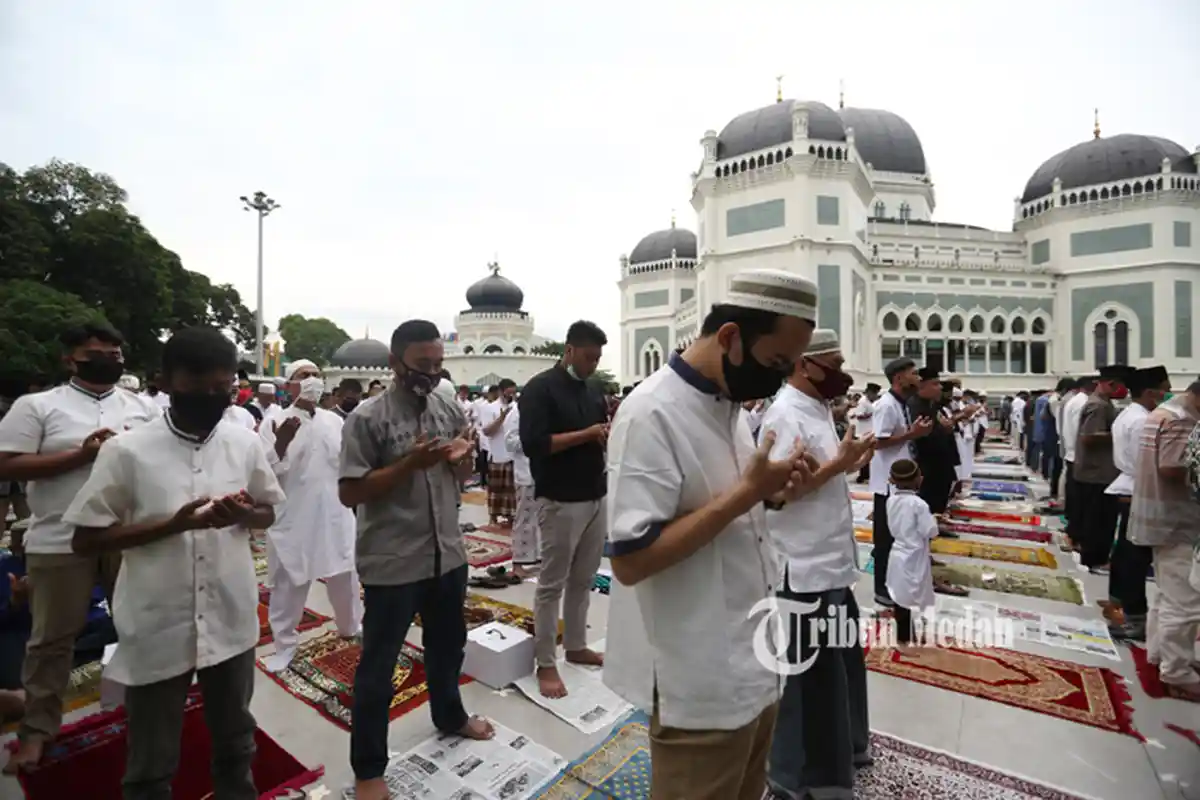 Tata Cara Salat Idul Fitri Iman dan Makmum, Lengkao dengan Bacaan Niatnya