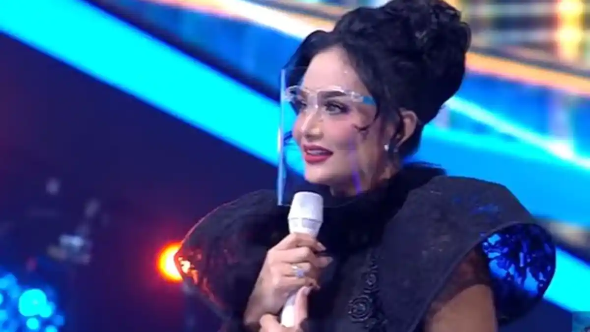 Krisdayanti Nyanyi, Anang Tersenyum