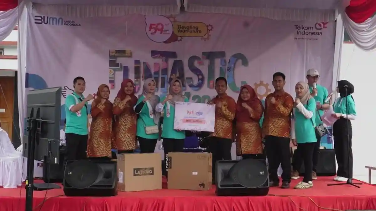 Telkom Witel Lampung Serahkan Bantuan Sarana Belajar ke SMKN 1 Katibung Lampung Selatan