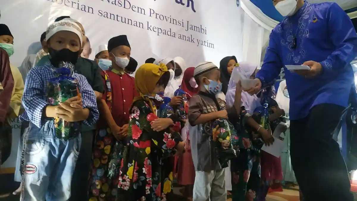 DPW NasDem Jambi Santuni Anak Yatim, Tasyakuran Kantor dan Pembubaran Panitia Rakorwil