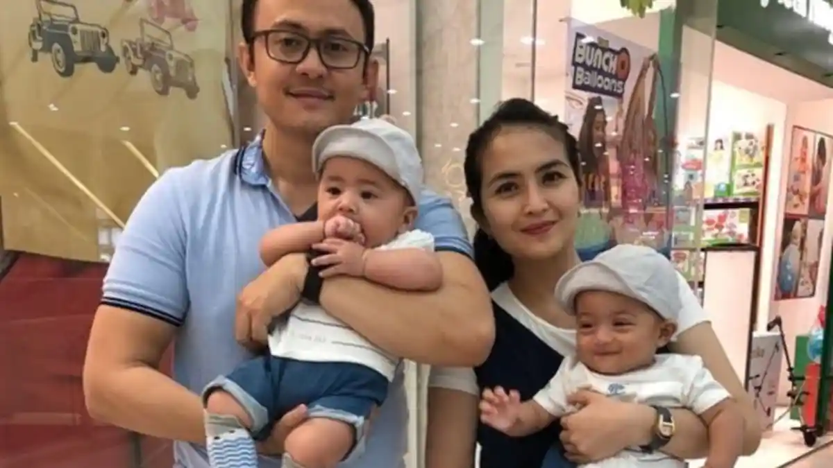 Kadek Devi Gelar Upacara Otonan untuk Anak Kembarnya Magha dan Degha, Intip Potretnya