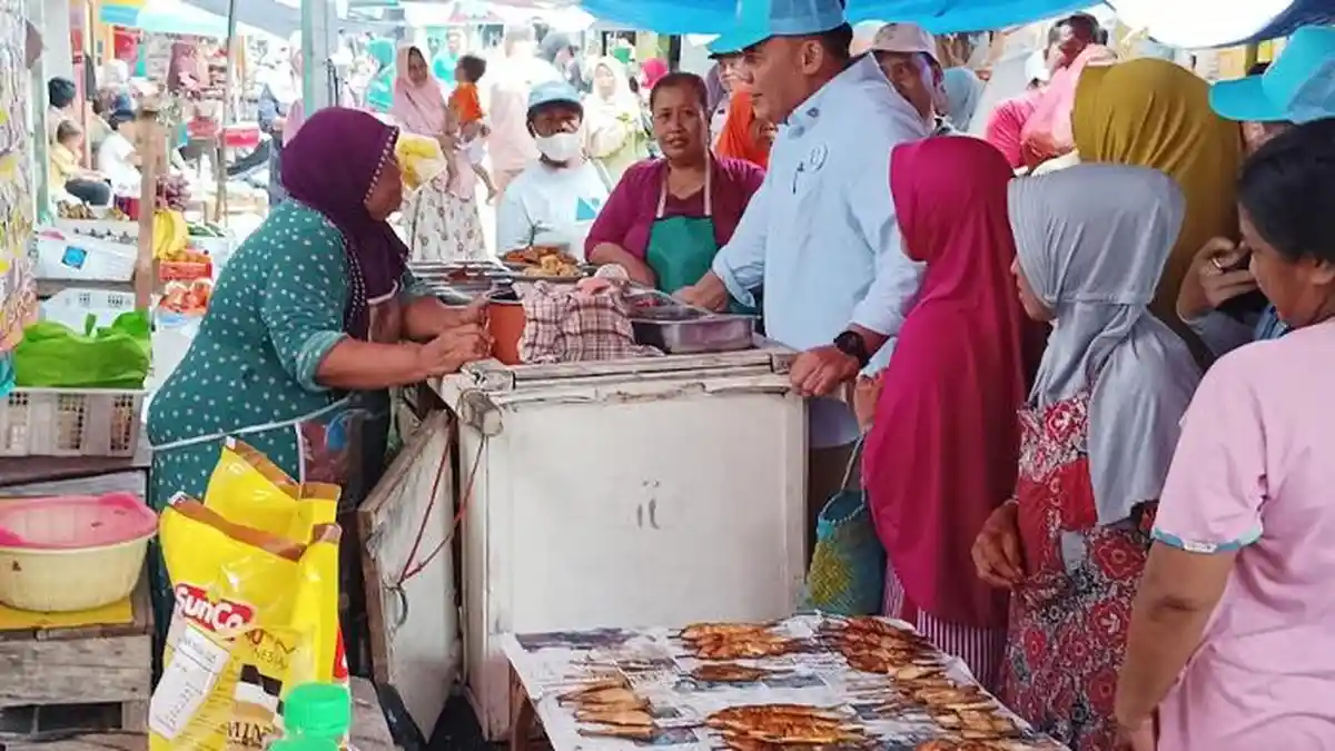 Bertemu BHS, Pedagang Pasar Simo Hilir Surabaya Curhat Harga Pangan Naik Jelang Pemilu